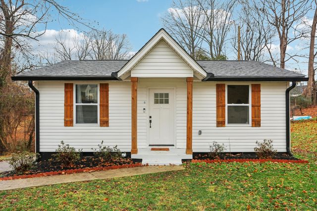 18 Chestnut Dr, Clarksville, TN 37042