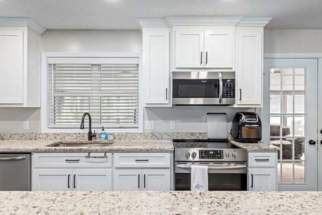 301 Candlewood Drive, Enterprise, AL 36330