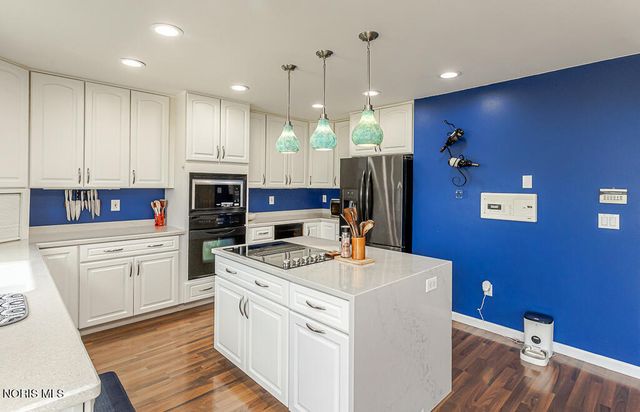 14740 Lake Meadows Drive, Perrysburg, OH 43551