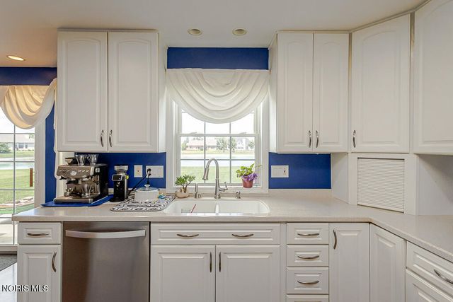 14740 Lake Meadows Drive, Perrysburg, OH 43551