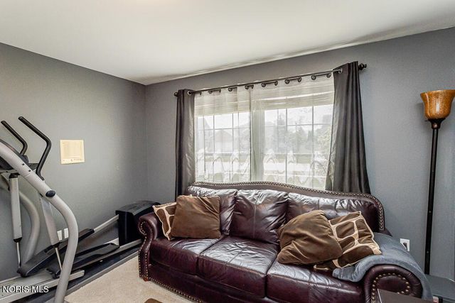 14740 Lake Meadows Drive, Perrysburg, OH 43551