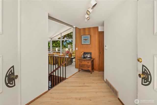 9226 SE 60th Street, Mercer Island, WA 98040
