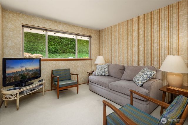 9226 SE 60th Street, Mercer Island, WA 98040