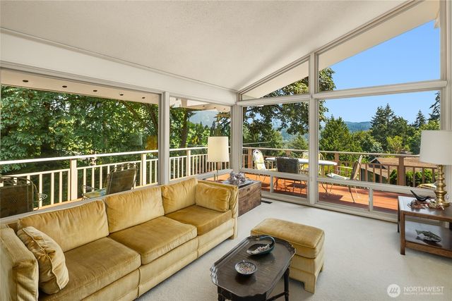 9226 SE 60th Street, Mercer Island, WA 98040