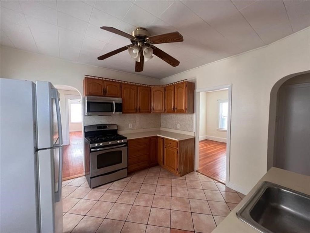 15 5th Street 1, Medford, MA 02155