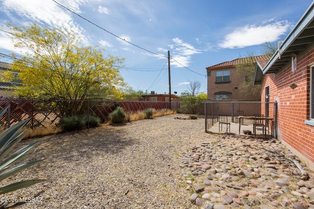 1512 N 3rd Avenue, Tucson, AZ 85705