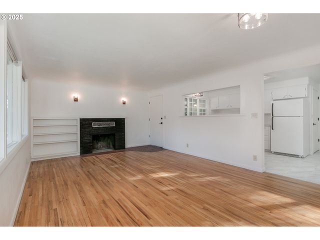 1195 ALMADEN St, Eugene, OR 97402