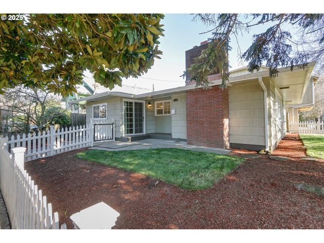 1195 ALMADEN St, Eugene, OR 97402