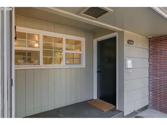 1195 ALMADEN St, Eugene, OR 97402