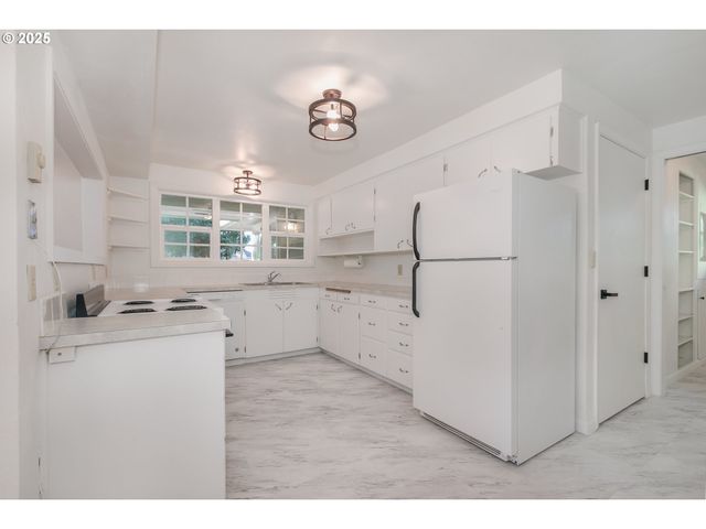 1195 ALMADEN St, Eugene, OR 97402