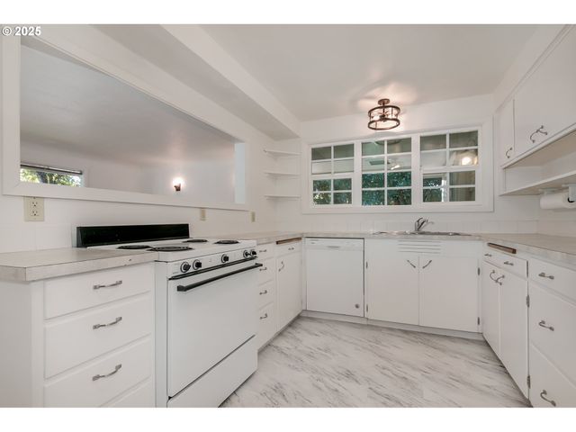 1195 ALMADEN St, Eugene, OR 97402