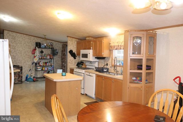 38 BROADWING DR, Hanover, PA 17331