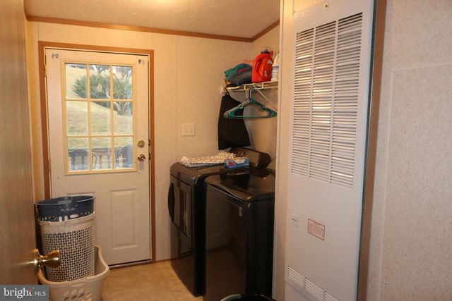 38 BROADWING DR, Hanover, PA 17331