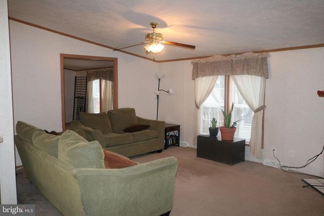 38 BROADWING DR, Hanover, PA 17331