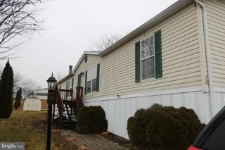 38 BROADWING DR, Hanover, PA 17331