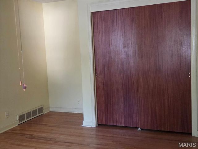 137 Woodridge Road, St Louis, MO 63122