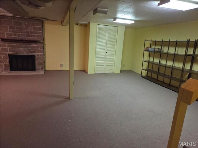 137 Woodridge Road, St Louis, MO 63122