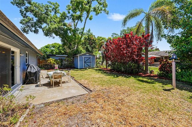 5923 DUNFRIES ST N, St Petersburg, FL 33709