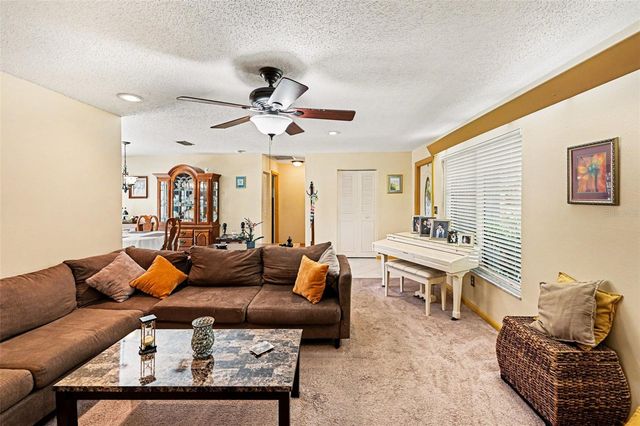 5923 DUNFRIES ST N, St Petersburg, FL 33709