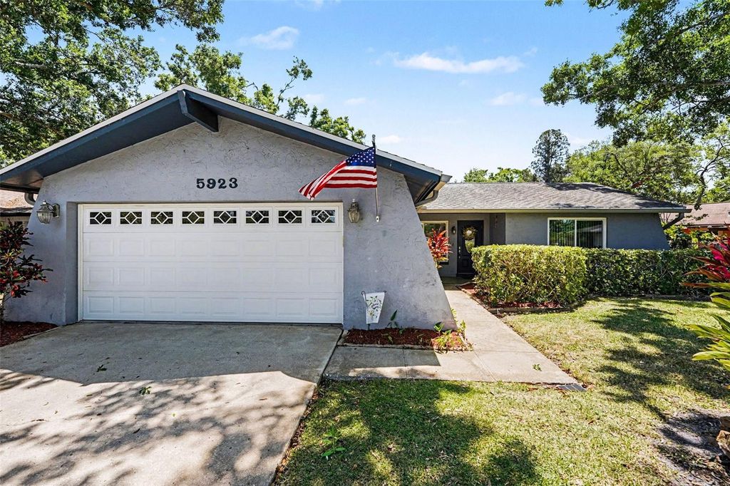 5923 DUNFRIES ST N, St Petersburg, FL 33709