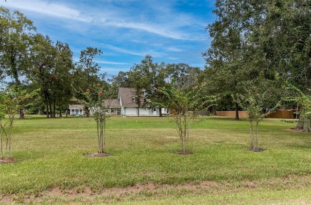 183 County Road 436, Dayton, TX 77535