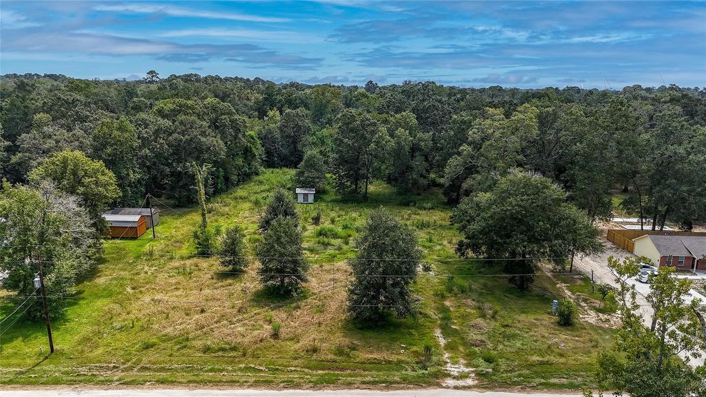 183 County Road 436, Dayton, TX 77535