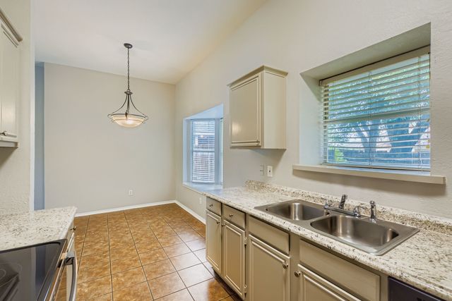 402 Hyde Park Place, Duncanville, TX 75137