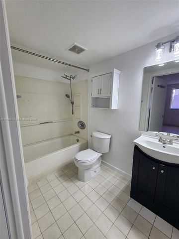 6195 NW 186th St 309, Hialeah, FL 33015