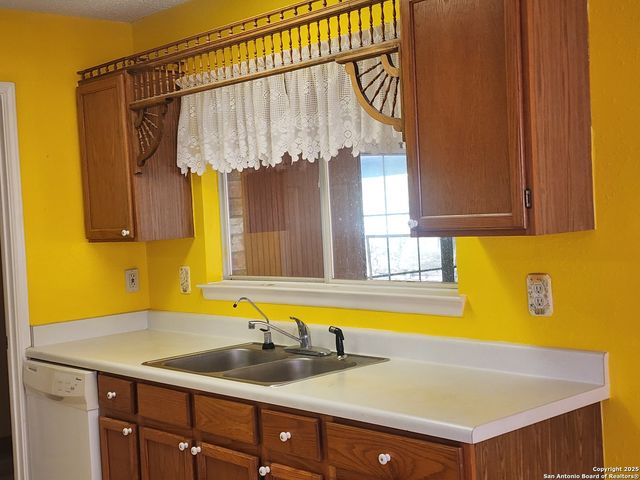 11090 Kimes Park, San Antonio, TX 78249