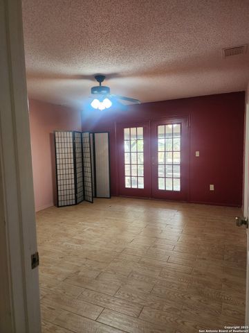 11090 Kimes Park, San Antonio, TX 78249