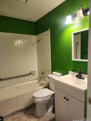 11090 Kimes Park, San Antonio, TX 78249