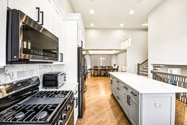 8200 S Normandy Avenue, Burbank, IL 60459