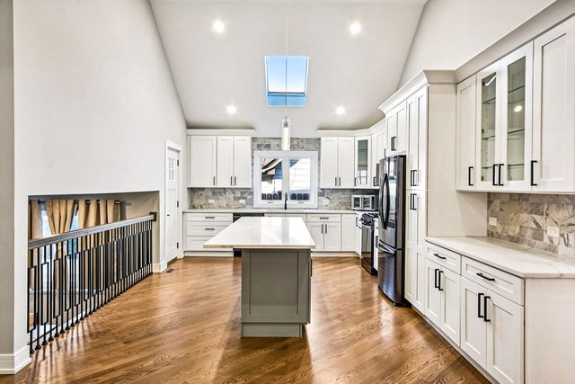 8200 S Normandy Avenue, Burbank, IL 60459