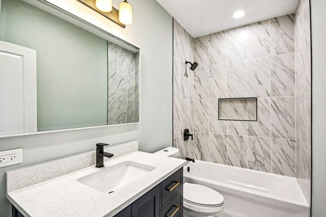 8200 S Normandy Avenue, Burbank, IL 60459