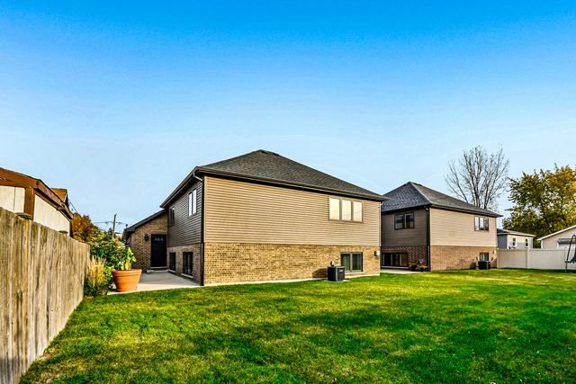 8200 S Normandy Avenue, Burbank, IL 60459