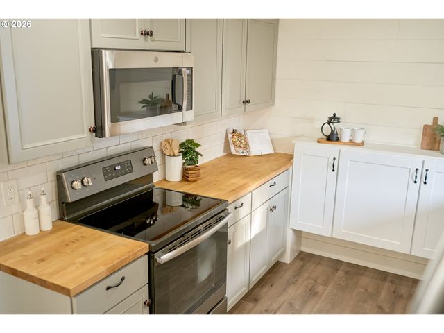 823 Ne 96TH Ave, Vancouver, WA 98664