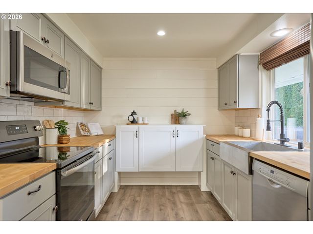 823 Ne 96TH Ave, Vancouver, WA 98664