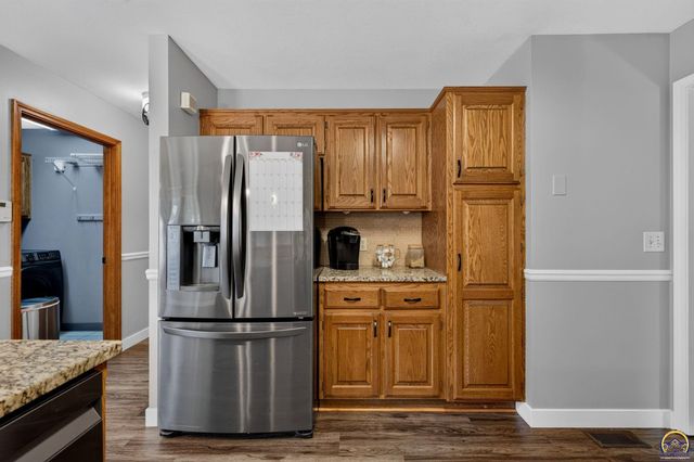 3831 SW Friar RD, Topeka, KS 66610