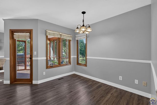 3831 SW Friar RD, Topeka, KS 66610