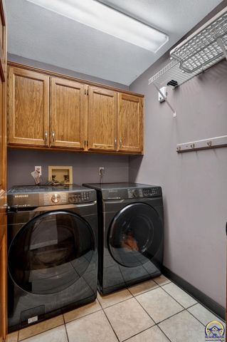 3831 SW Friar RD, Topeka, KS 66610