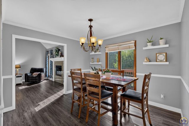 3831 SW Friar RD, Topeka, KS 66610