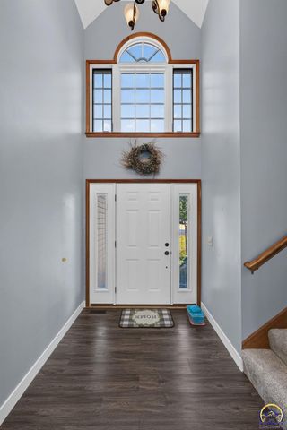 3831 SW Friar RD, Topeka, KS 66610
