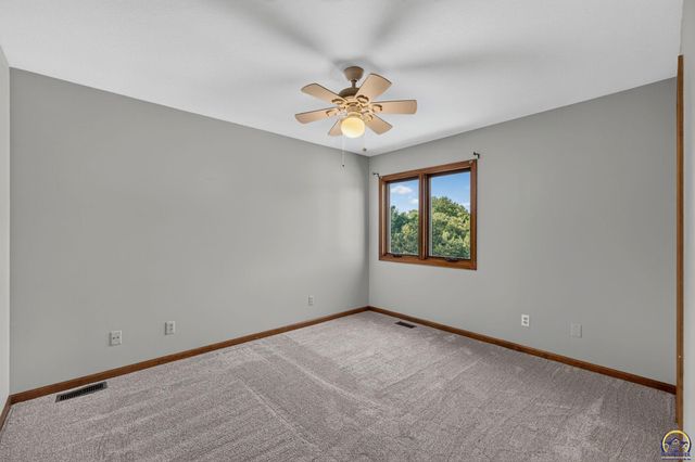 3831 SW Friar RD, Topeka, KS 66610