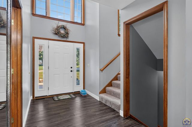 3831 SW Friar RD, Topeka, KS 66610