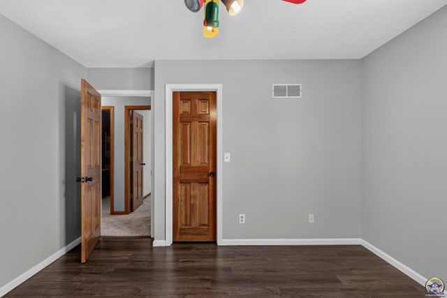 3831 SW Friar RD, Topeka, KS 66610