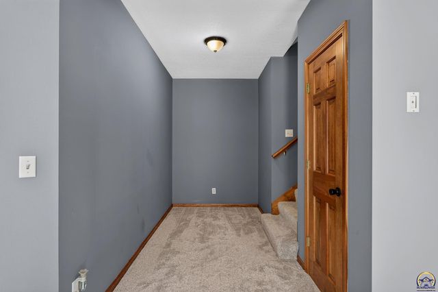 3831 SW Friar RD, Topeka, KS 66610