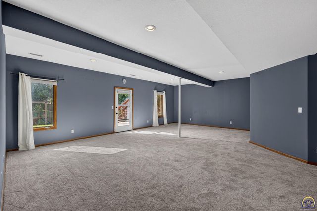 3831 SW Friar RD, Topeka, KS 66610