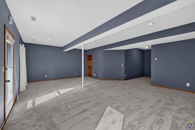 3831 SW Friar RD, Topeka, KS 66610