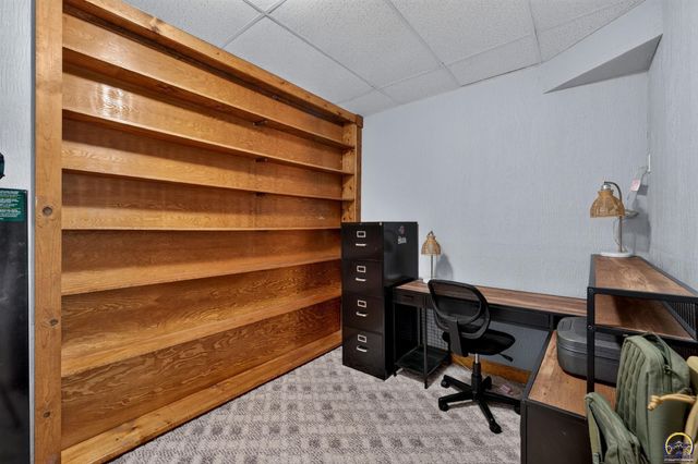 3831 SW Friar RD, Topeka, KS 66610
