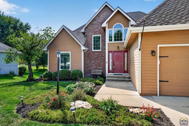 3831 SW Friar RD, Topeka, KS 66610